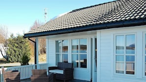Exterior - Holiday Home in Tomrefjord (Vestnes)