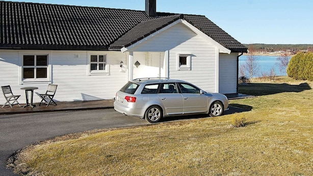 Parking - Holiday Home in Tomrefjord (Vestnes)