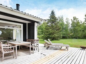 Balcony - Cosy Holiday Home in Sjællands Odde With Ocean View (Sjællands Odde)