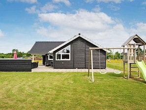 House | Pemandangan dari hartanah