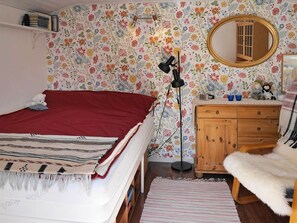 Individually furnished - 2 Person Holiday Home in Hakenäset (Hakenäset)