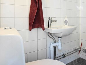 Shower - 2 Person Holiday Home in Hakenäset (Hakenäset)