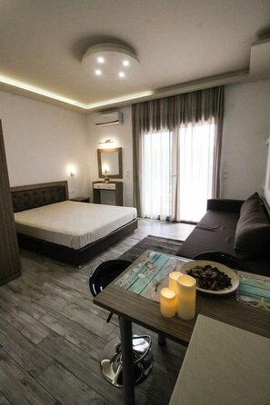 In-room safe, free WiFi, bed sheets - Anastasia's Studios (Kassandra)