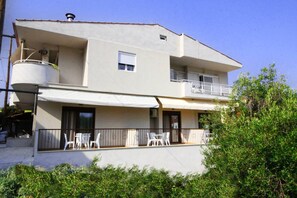Front of property - Anastasia's Studios (Kassandra)