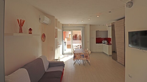 Studio, Balcony | Living area | 32-inch flat-screen TV with digital channels, TV - Spargiotto (La Maddalena)