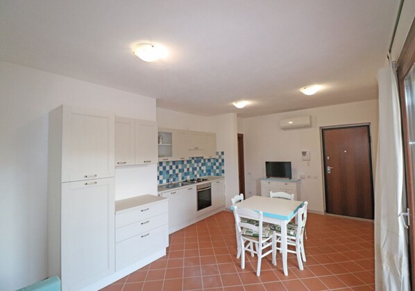 Apartment, 1 Bedroom, Balcony | Private kitchen