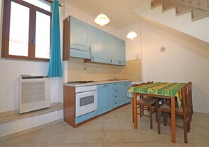 Apartment, 2 Bedrooms | Private kitchen | Full-size fridge, oven, stovetop, dishwasher - Balbo 01 (La Maddalena)