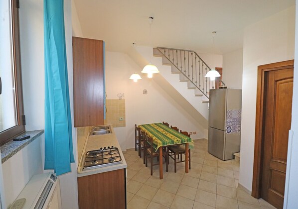 Apartment, 2 Bedrooms | In-room dining