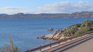 Unclassified image, 3 of 15, button - Padule Mare (La Maddalena)
