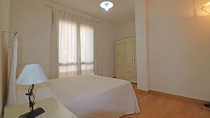 Appartement, 1 chambre, balcon, vue partielle sur la mer