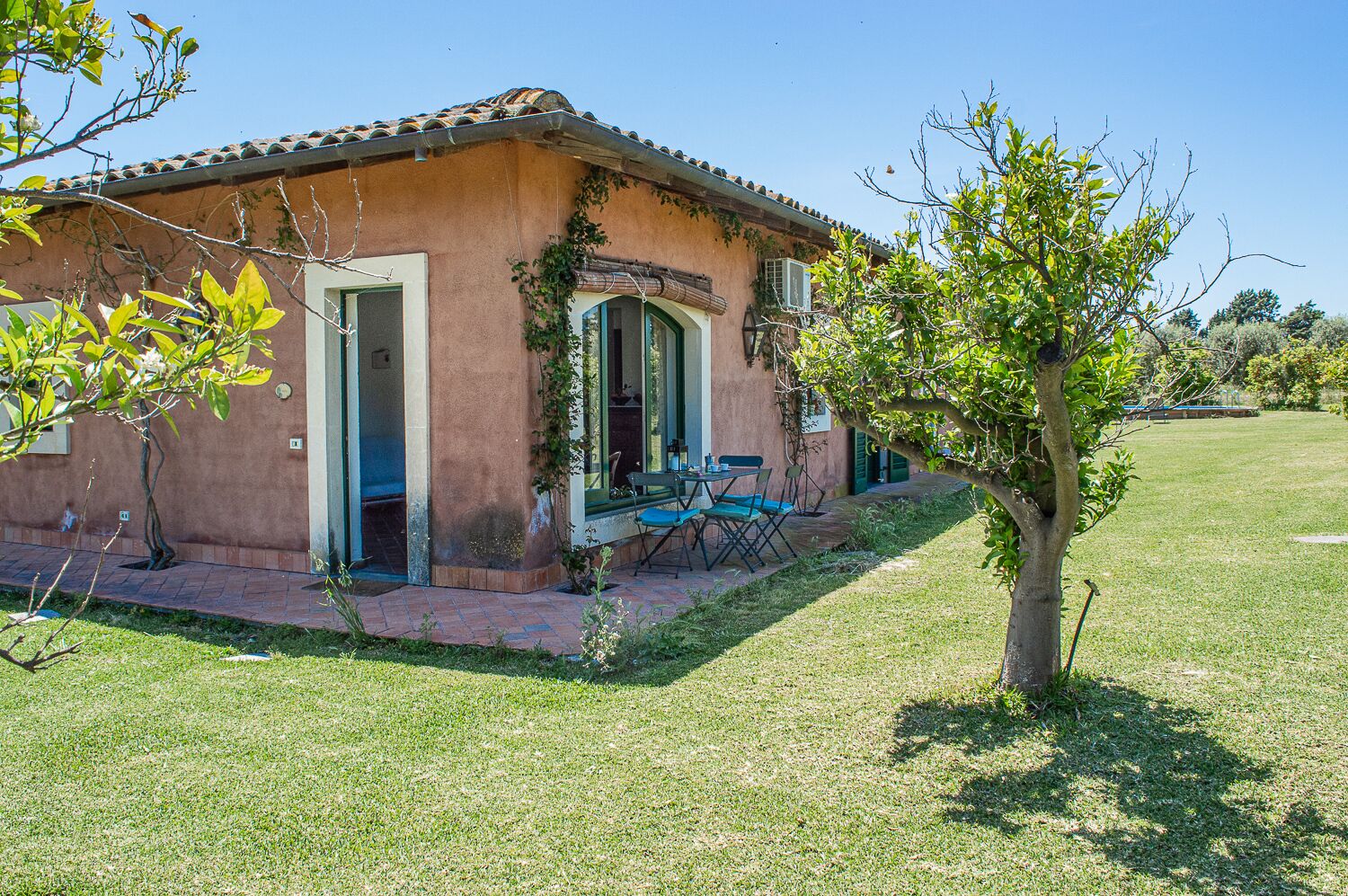 Apartment, 1 Bedroom (Alloro) | Terrace/patio