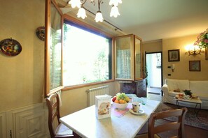 Apartment, 1 Bedroom, Garden Area | Private kitchen