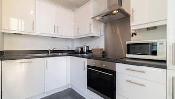 Business Apartment, 1 Bedroom, Kitchen, City View | Private kitchen