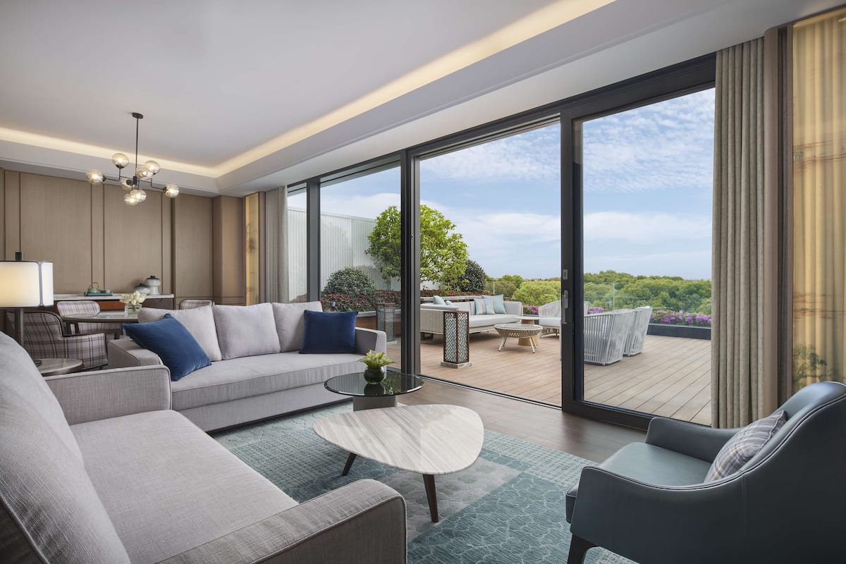 Suite (Park) | Minibar, cassaforte in camera, con stile personalizzato, una scrivania