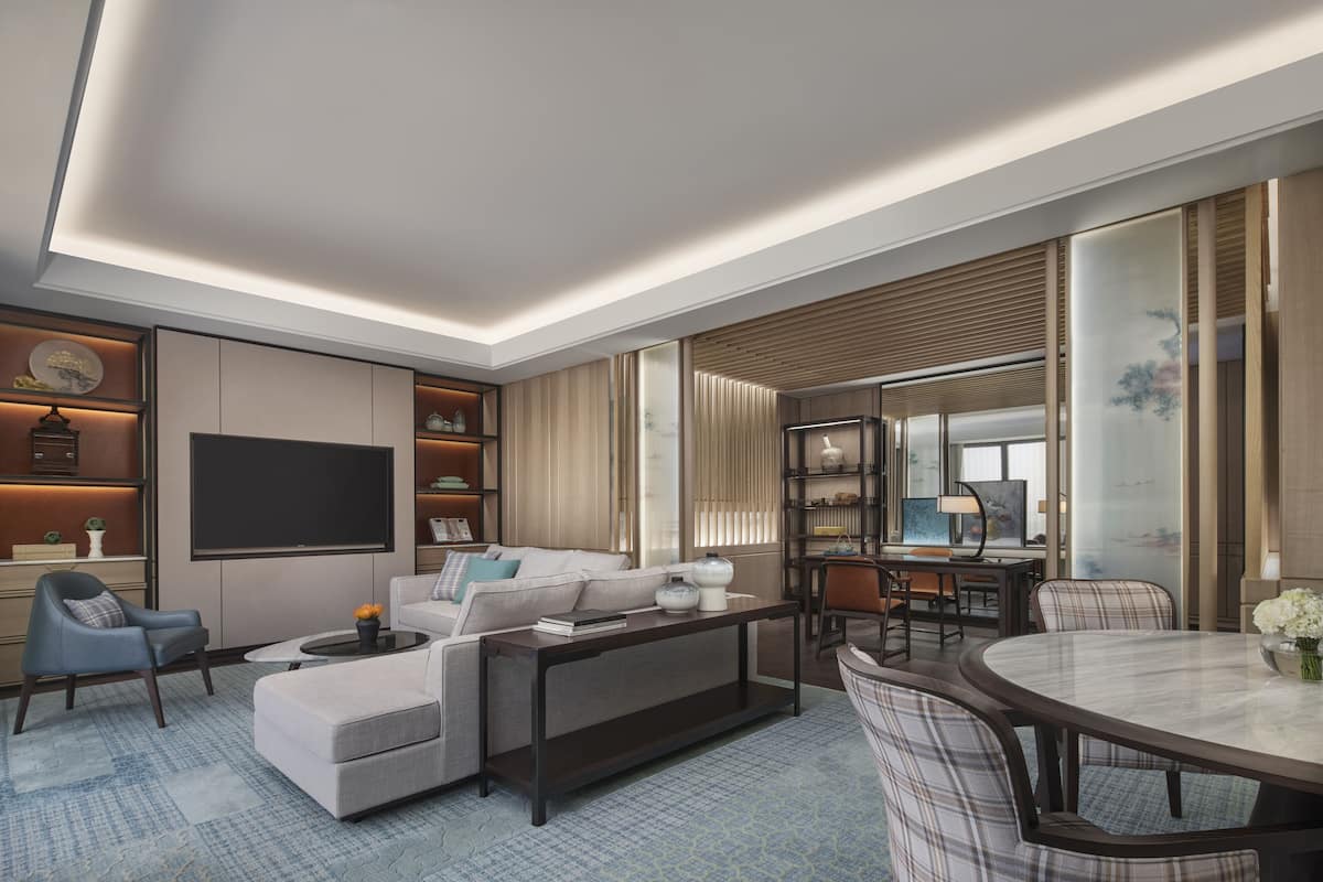 Suite Executive (Park) | Minibar, cassaforte in camera, con stile personalizzato, una scrivania