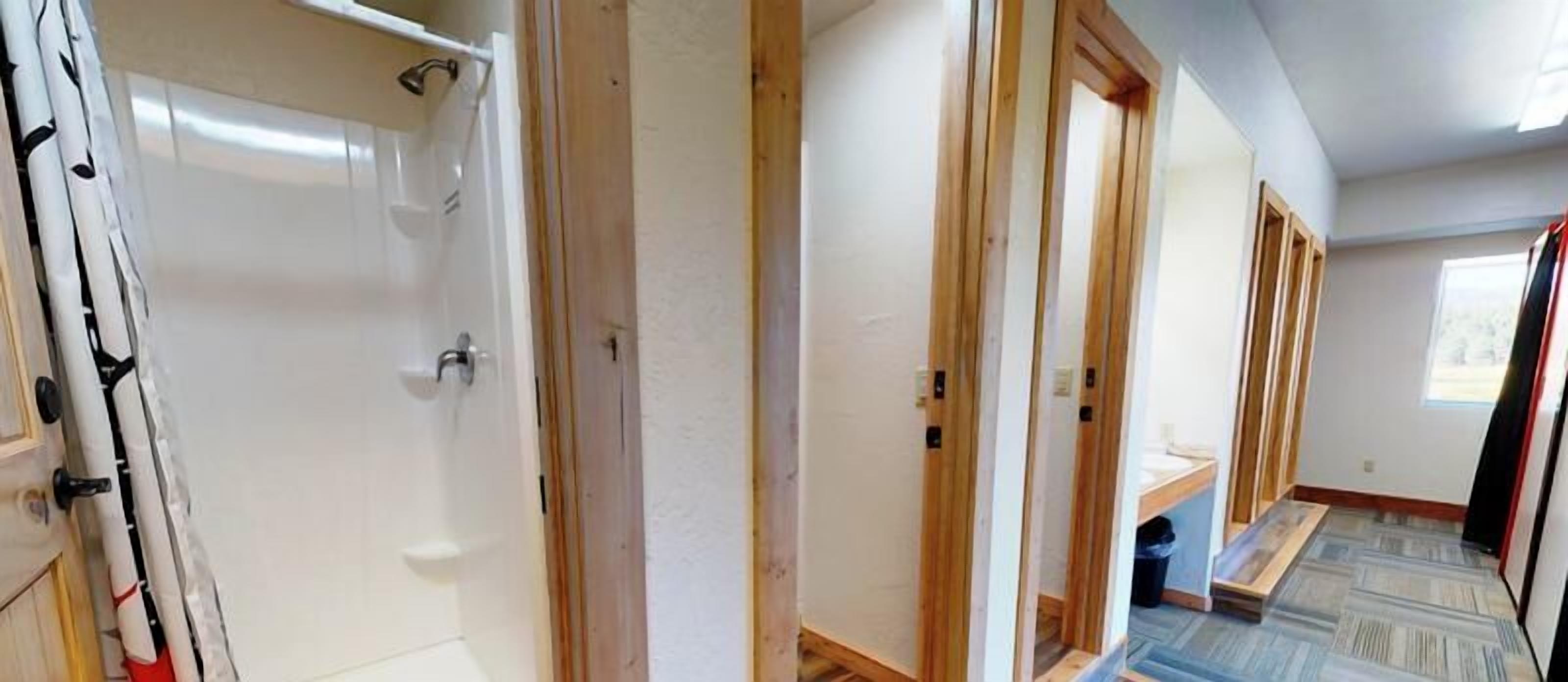Douche, serviettes fournies