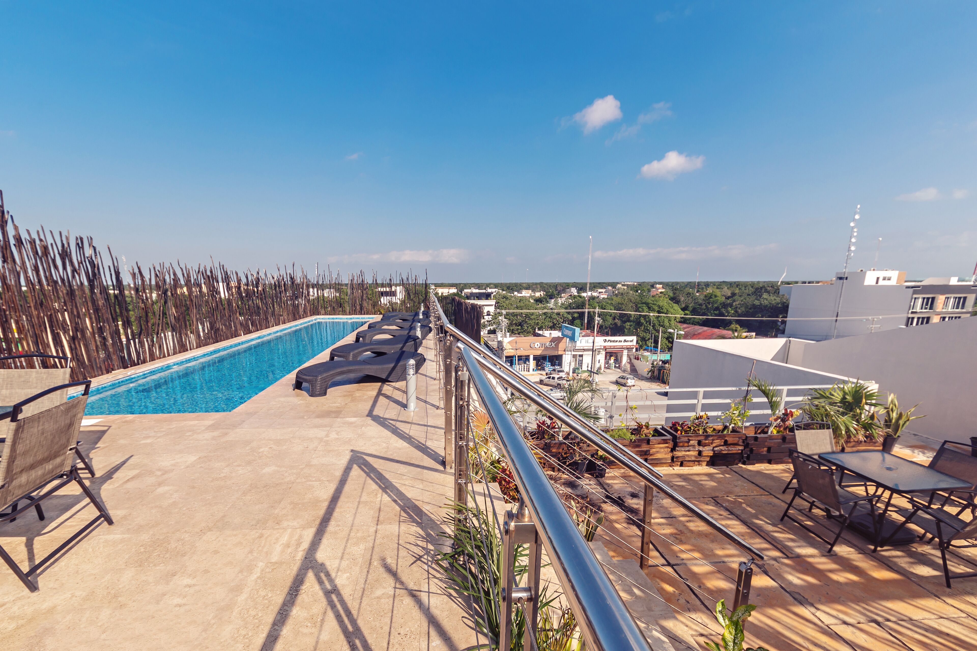 야외 수영장, 08:00 ~ 21:00 오픈, 수영장 파라솔, 일광욕 의자