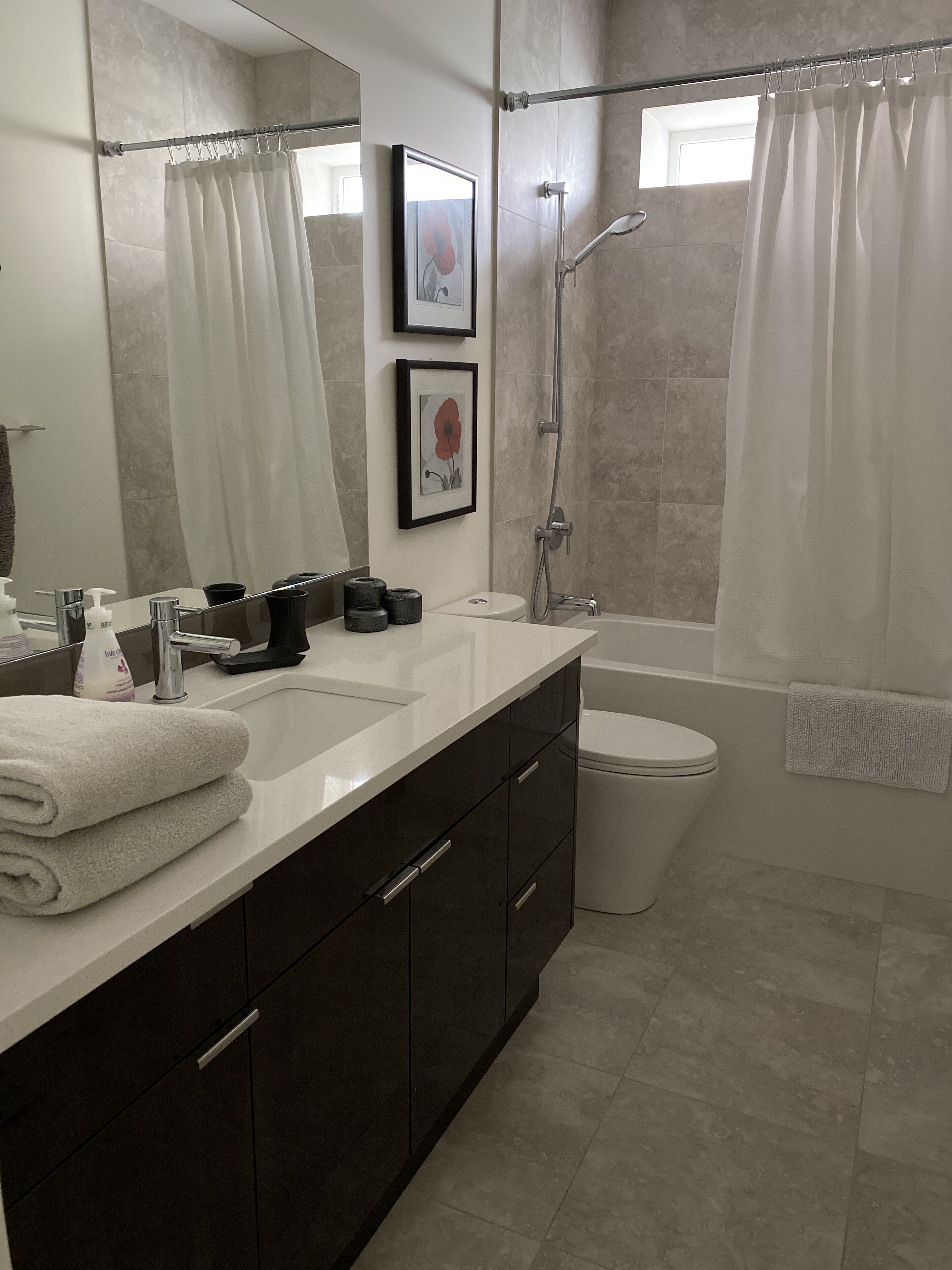 Ski, golf, hike, cycle, boating. Private patio, mountain and golf course views.