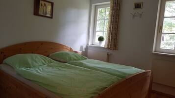 2 quartos, ferros/tábuas de passar roupa, Wi-Fi de cortesia