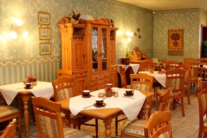 Morgenmadsbuffet hver dag (10 EUR pr. person)