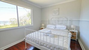 3 chambres, fer et planche à repasser, Wi-Fi gratuit, draps fournis