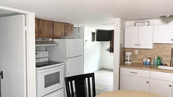 Apartment | Eigene Küche | Großer Kühlschrank, Mikrowelle, Ofen, Herdplatte
