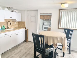 公寓 | 私人厨房 | 大冰箱、微波炉、烤箱、炉灶