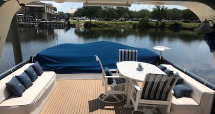 51' Yacht - June to October - 1.5 BR, 1 Ba, Stuart, Hutchinson, Jensen