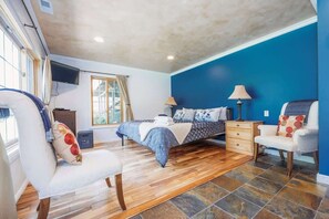 5 soverom, strykejern/-brett, wi-fi og sengetøy