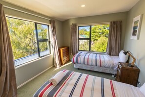 4 bedrooms, free WiFi, bed sheets