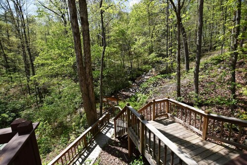 Falling Waters - 150' Waterfall right behind the house!