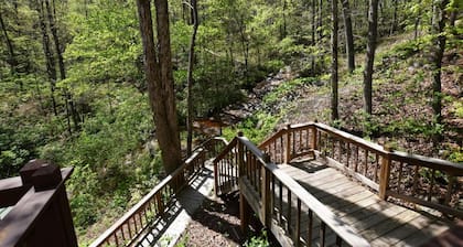 Falling Waters - 150' Waterfall right behind the house!