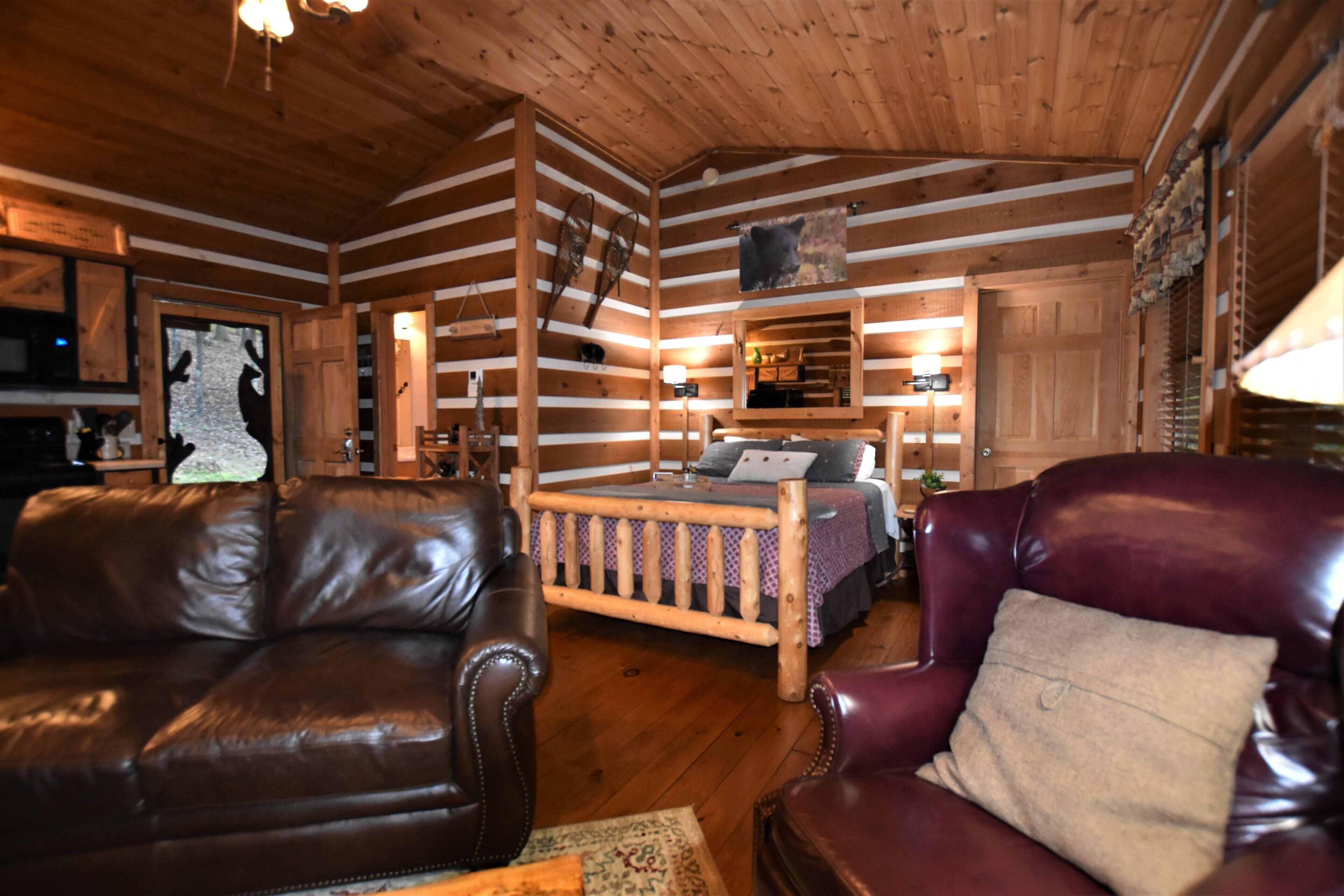 Rest & Relaxation - Fire pit/hot tub/Fiber Optic Internet