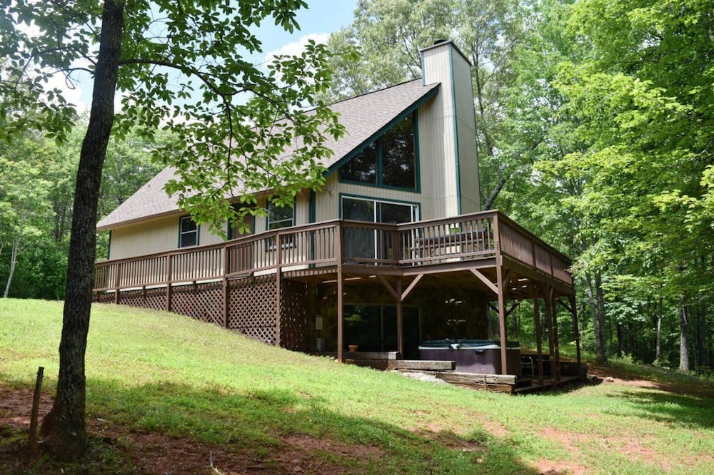 Aunt B's Retreat · Ultimately Privacy!