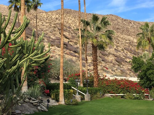 GetAways at Palm Springs Tennis Club