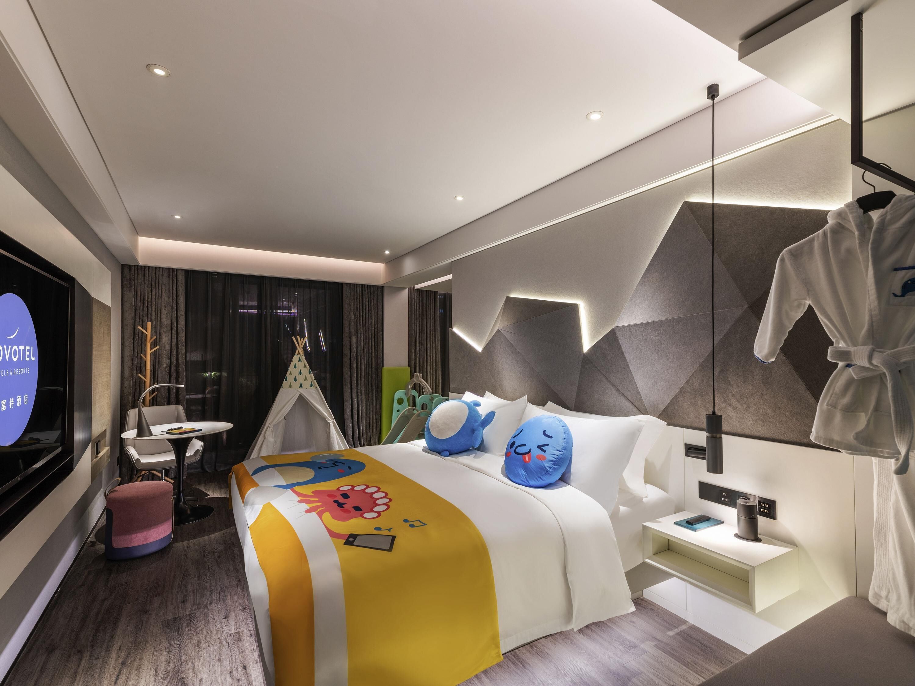 Family Room, 2 Double Beds (Classic) | Minibar, soundproofing, iron/ironing board, free WiFi
