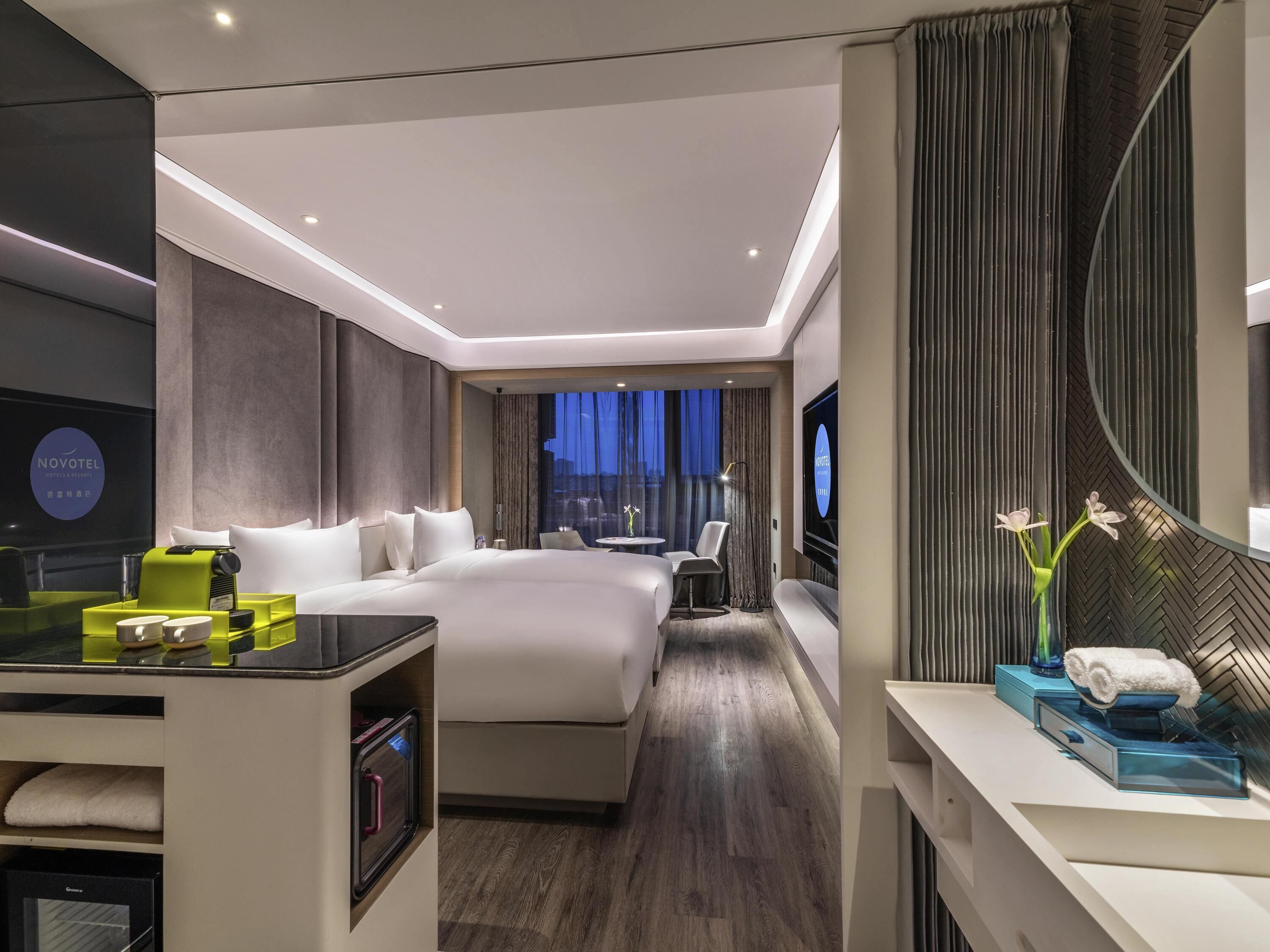 スタンダード ルーム シングルベッド 2 台 | ミニバー、防音設備、アイロン / アイロン台、WiFi (無料)