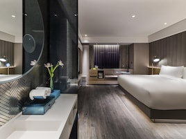 Superior Room, 1 King Bed | Minibar, soundproofing, iron/ironing board, free WiFi