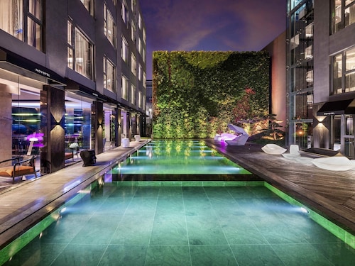 Novotel Yangzhou Slender West Lake