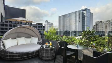 Minibar, soundproofing, iron/ironing board, free WiFi