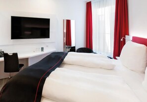 Minibar, bureau, espace de travail pour ordinateur portable