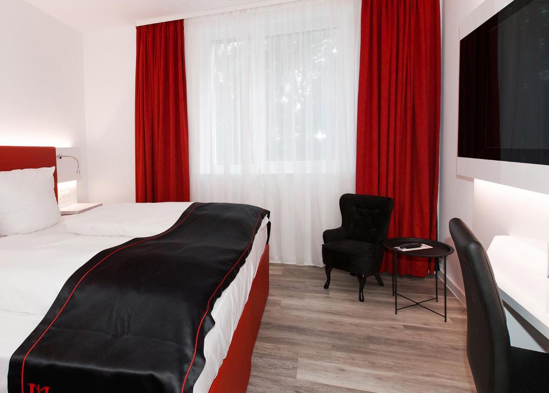 double room | minibar, desk, laptop workspace, soundproofing