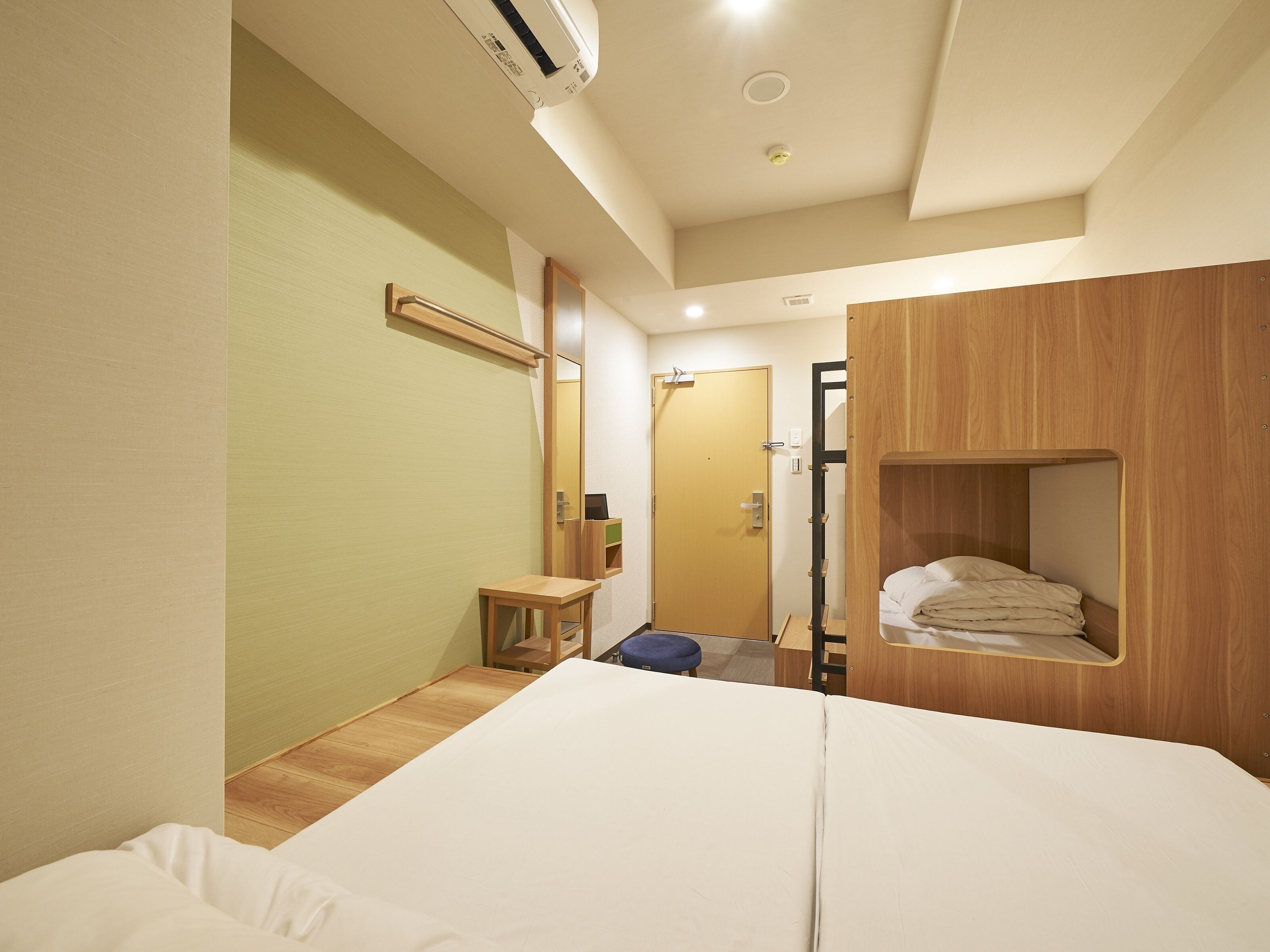 private quadruple room with shared bathroom, bunk bed and twin bed | 1 bedroom, soundproofing, free wifi, bed sheets