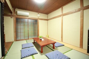 3 Bedrooms Japanese Style Villa | In-room safe, individually decorated, individually furnished, free WiFi - Namba South Lamu Japanese villa max 10 (Osaka)