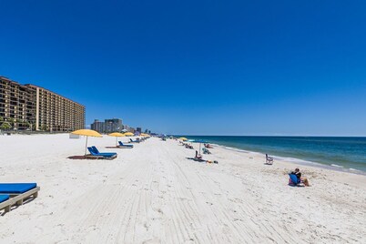 Absolutely beautiful 3 bedroom/2 bath condo right on the beach!