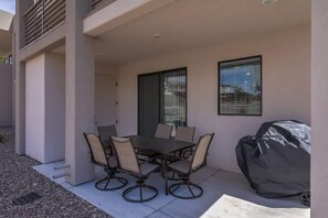 Outdoor dining - The Lofts #38 | Townhome Pool Resort (Saint George)