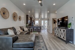 TV, Netflix, streaming services