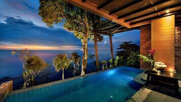 Beachfront Pool Villa One Bedroom