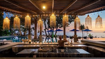 Poolside bar