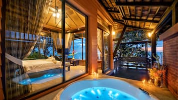 Beachfront Pool Villa One Bedroom | 私人 SPA 浴池